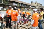 Mahesh Manjrekar promotes City of Gold through dabbawalas in Lower Parel on 21st April 2010 (5).JPG